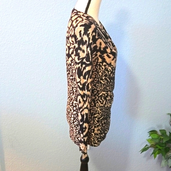 MAX MARA Long Sleeve Animal Print Blouse Shirt Top Sz Large Abstract Wrap - Picture 7 of 13